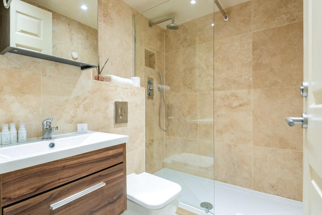 Stunning 3-Bedroom In The Heart Of London With Parking-Hosted By Sweetstay Luaran gambar